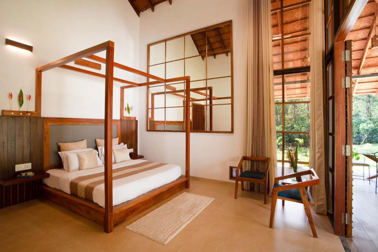 Stayvista At Cedar - Strelitzia 2Bhk With Breakfast And Jacuzzi Chikmagalūr Esterno foto