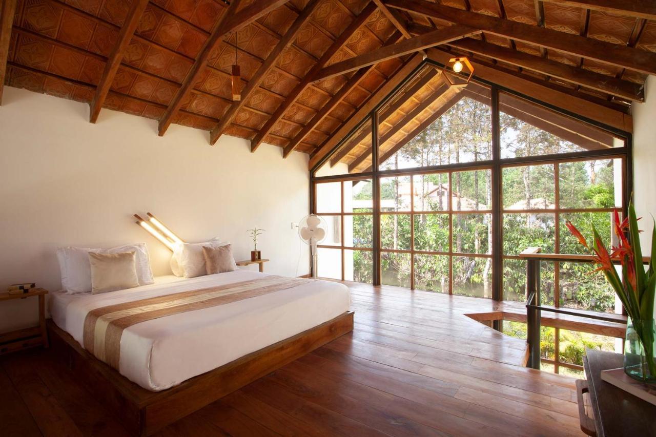 Stayvista At Cedar - Strelitzia 2Bhk With Breakfast And Jacuzzi Chikmagalūr Esterno foto